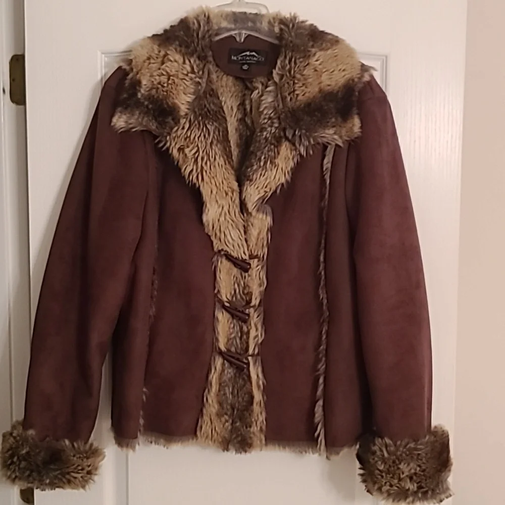 Beautiful Faux Shearling Jacket Size XL - Picture 1 of 7